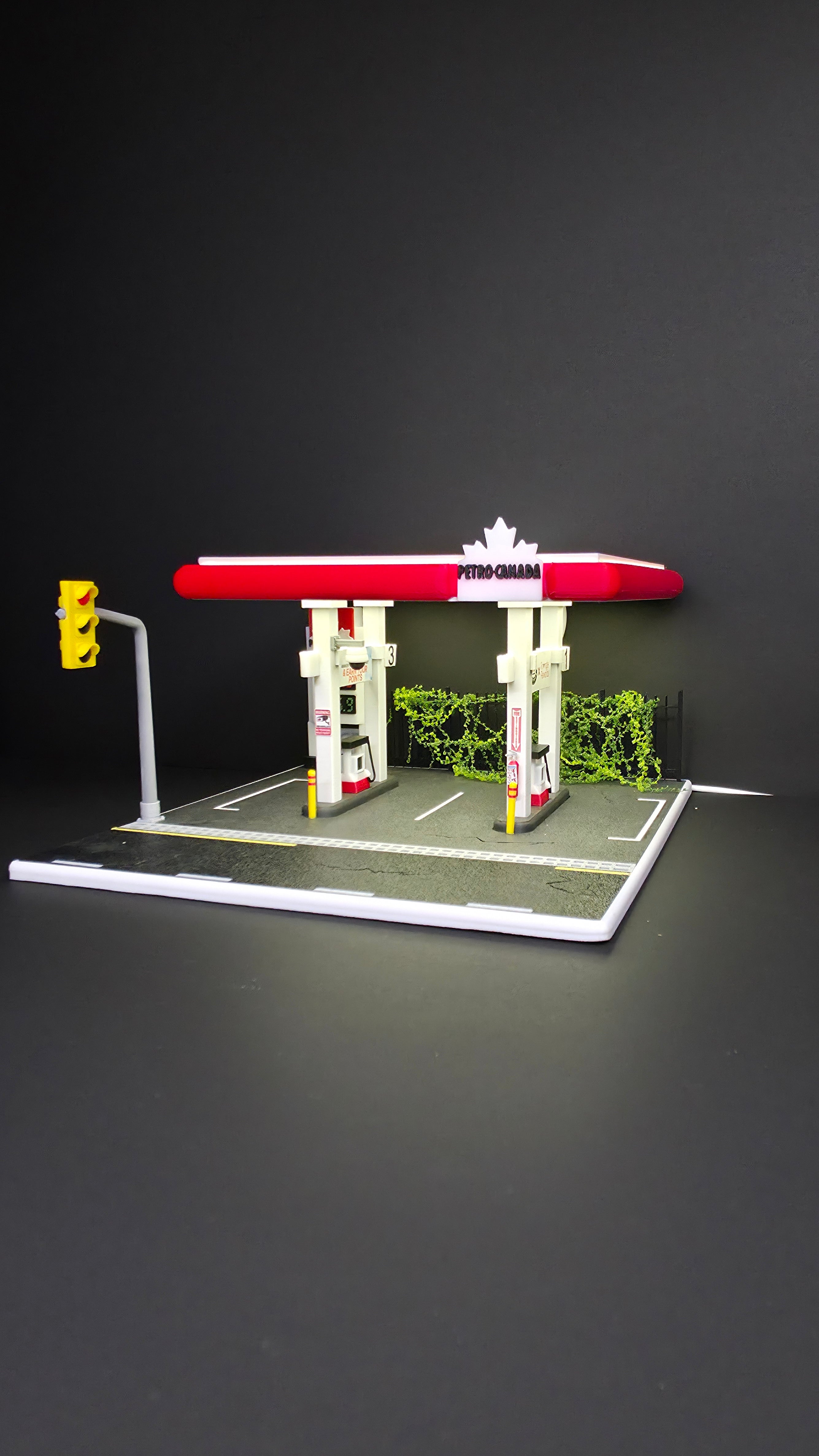 1:64 Petro Canada Gas Station Diorama