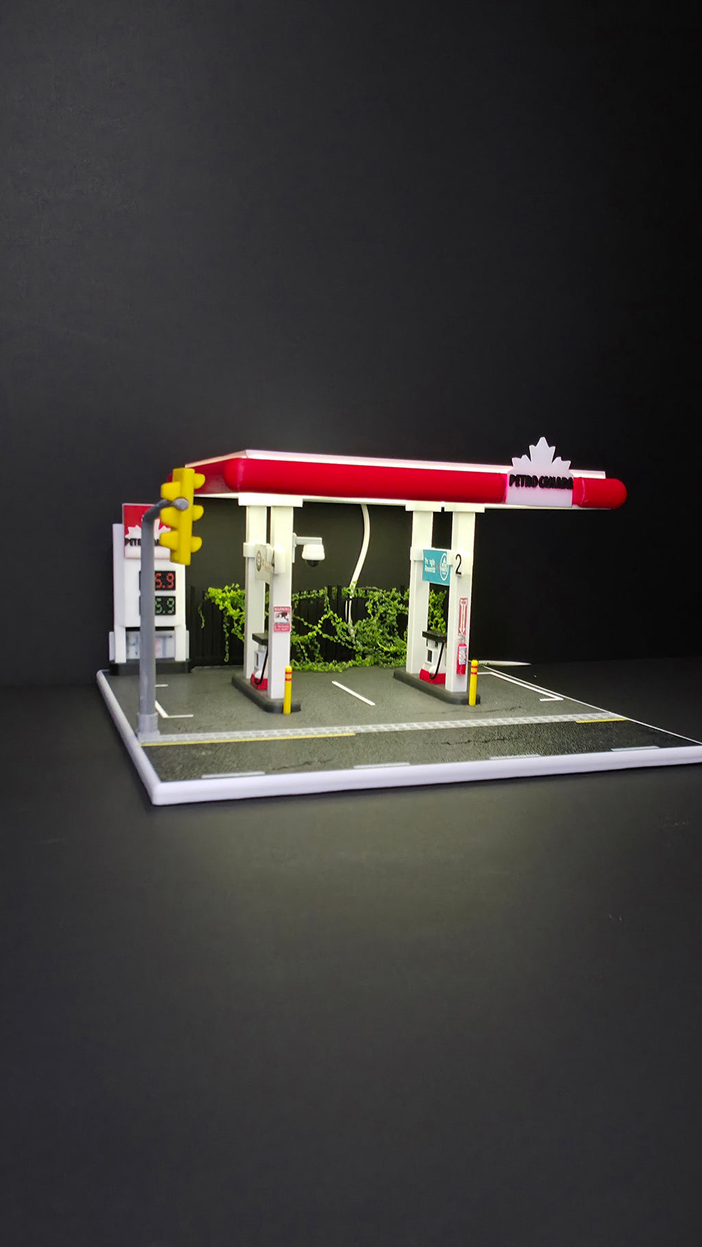 1:64 Petro Canada Gas Station Diorama