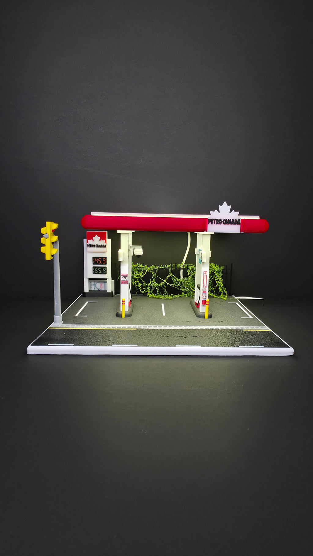 1:64 Petro Canada Gas Station Diorama