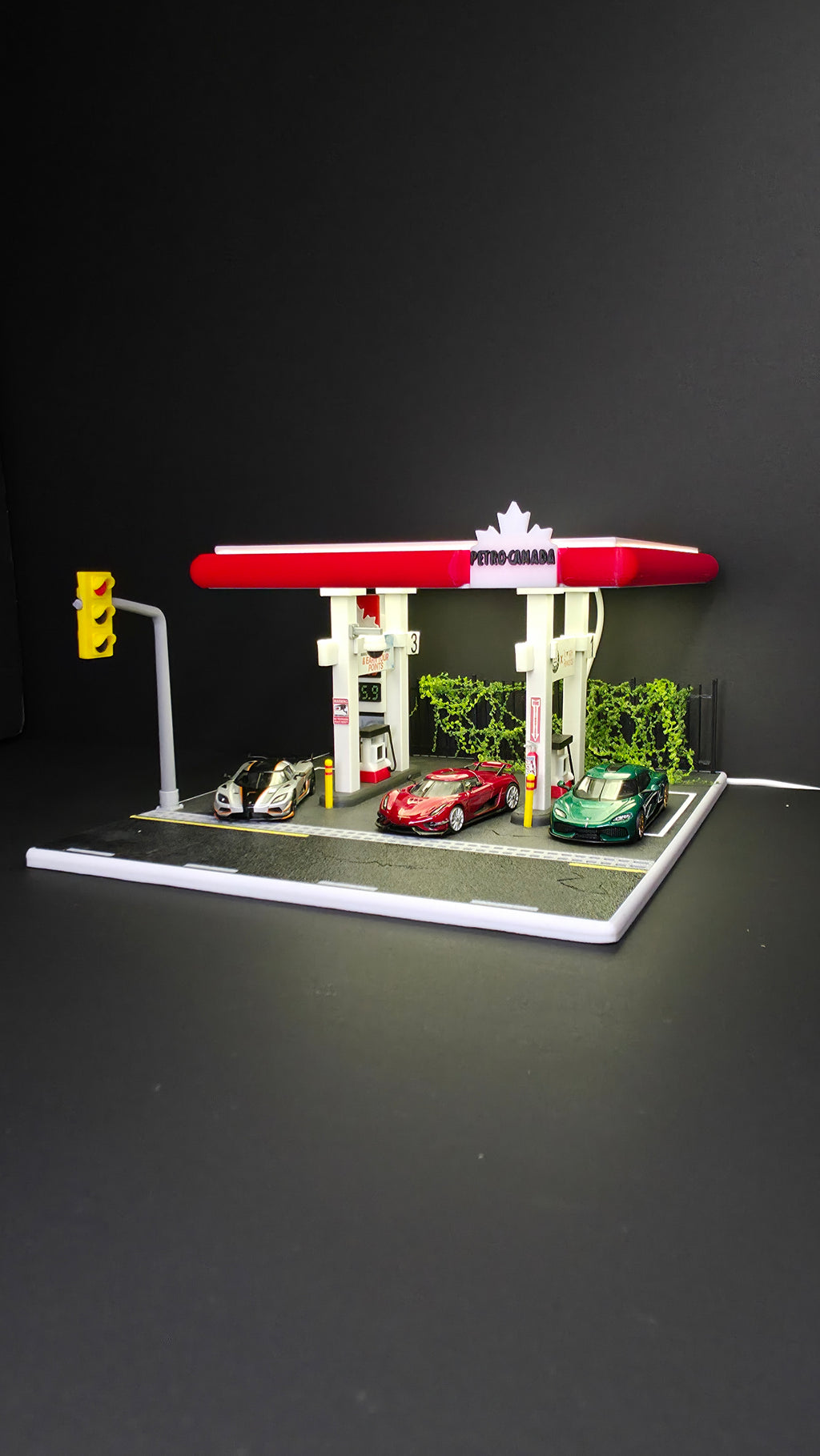 1:64 Petro Canada Gas Station Diorama