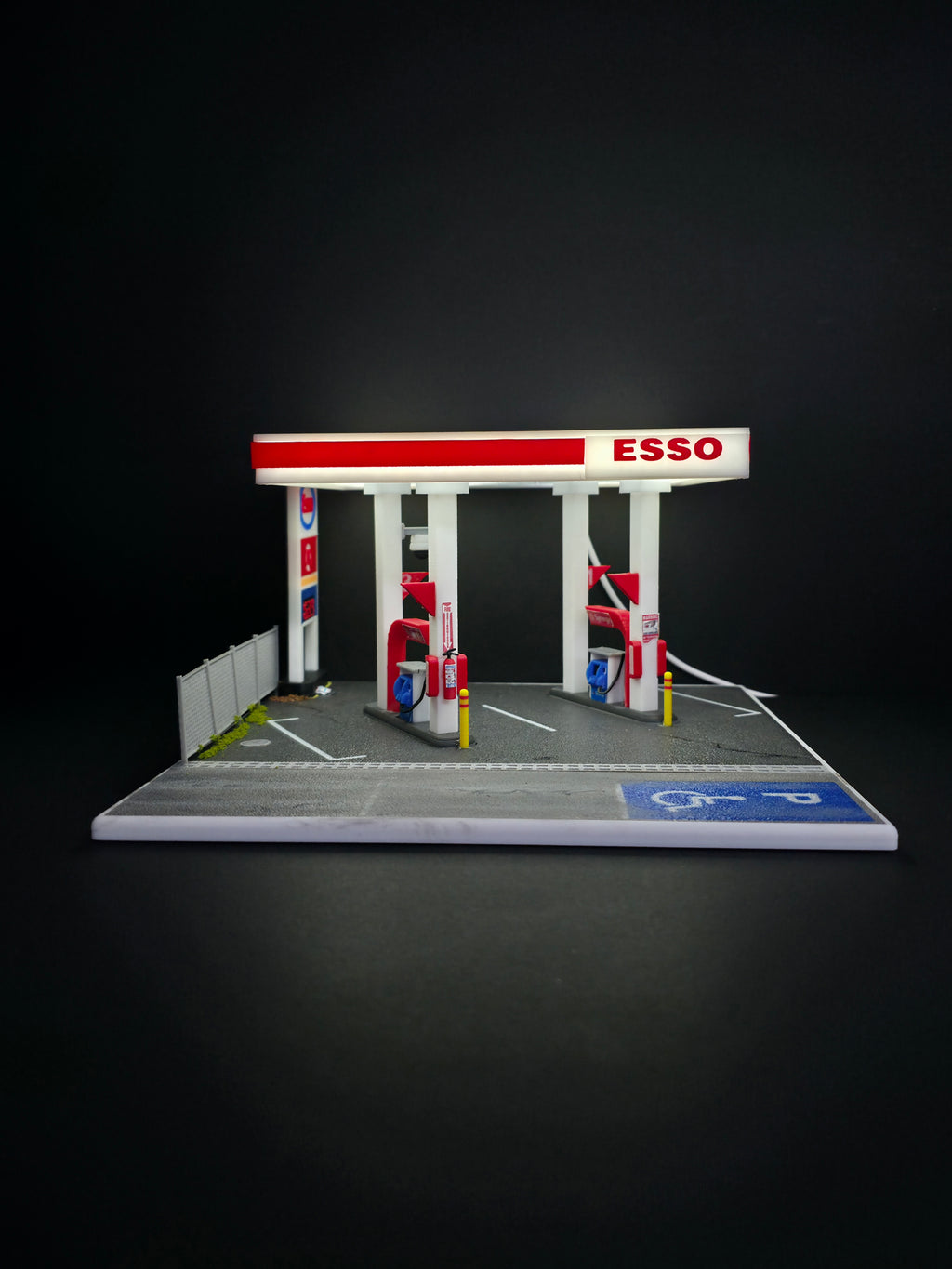 1:64 Esso Gas Station Diorama