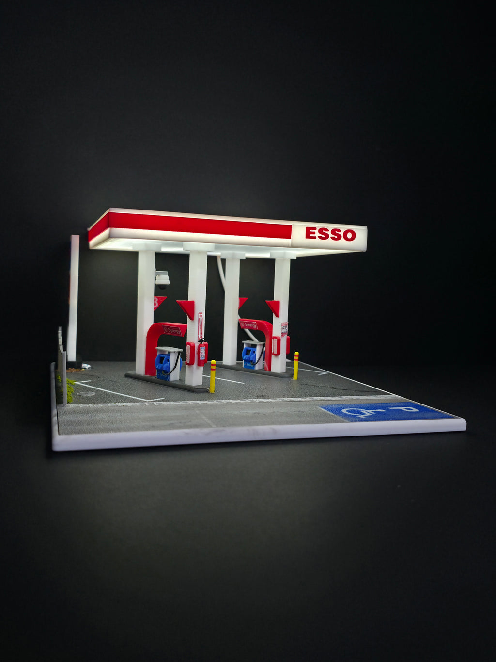 1:64 Esso Gas Station Diorama