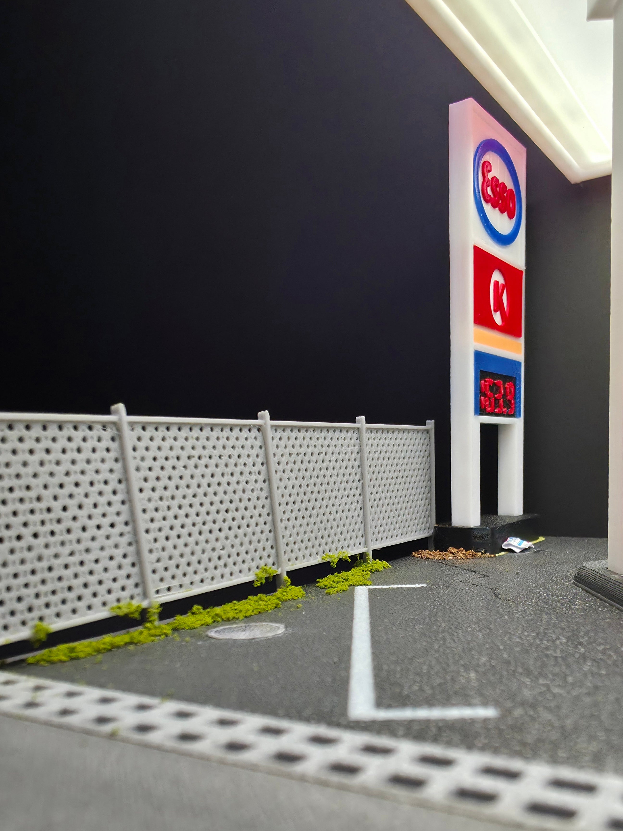 1:64 Esso Gas Station Diorama