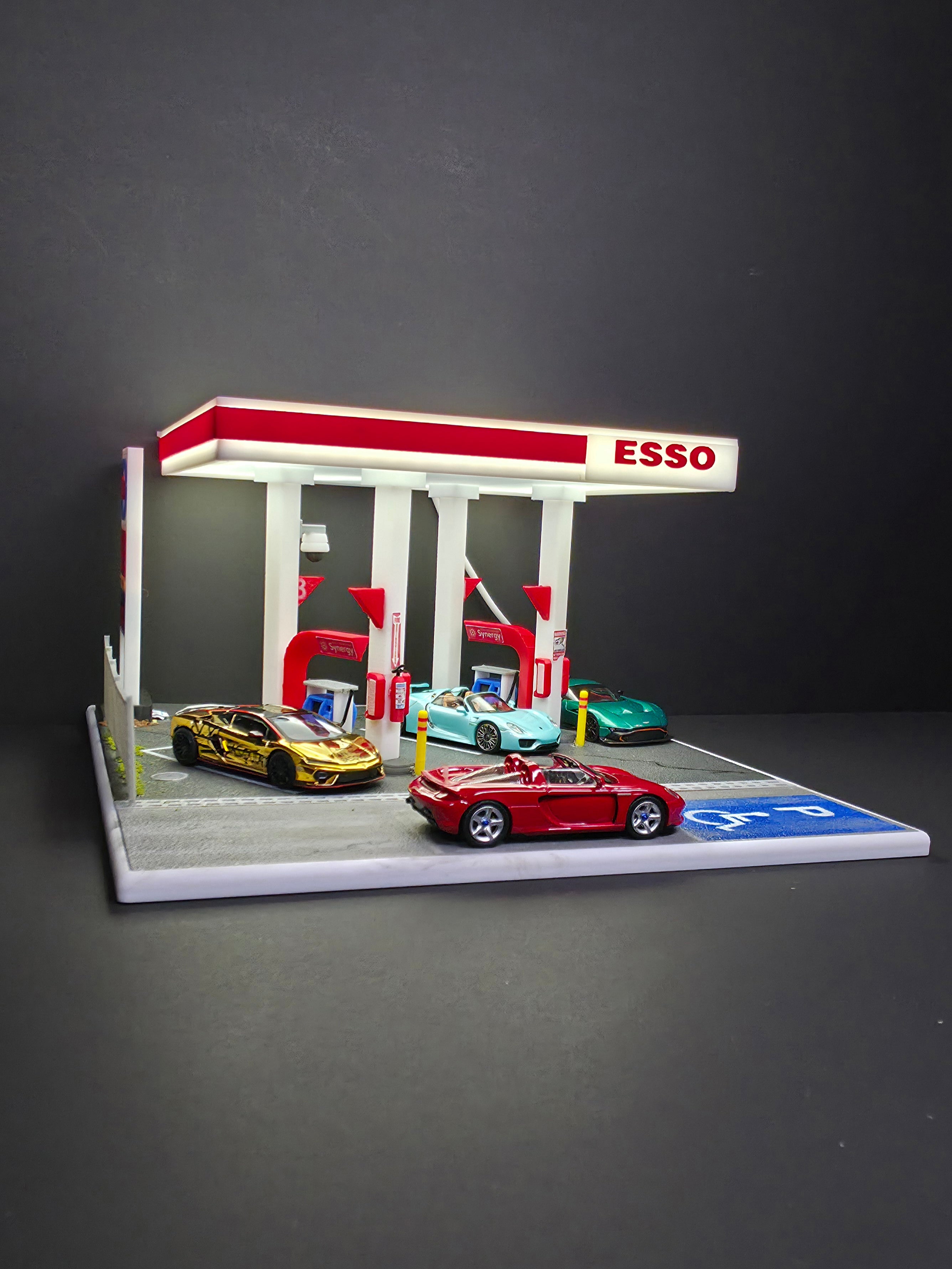 1:64 Esso Gas Station Diorama