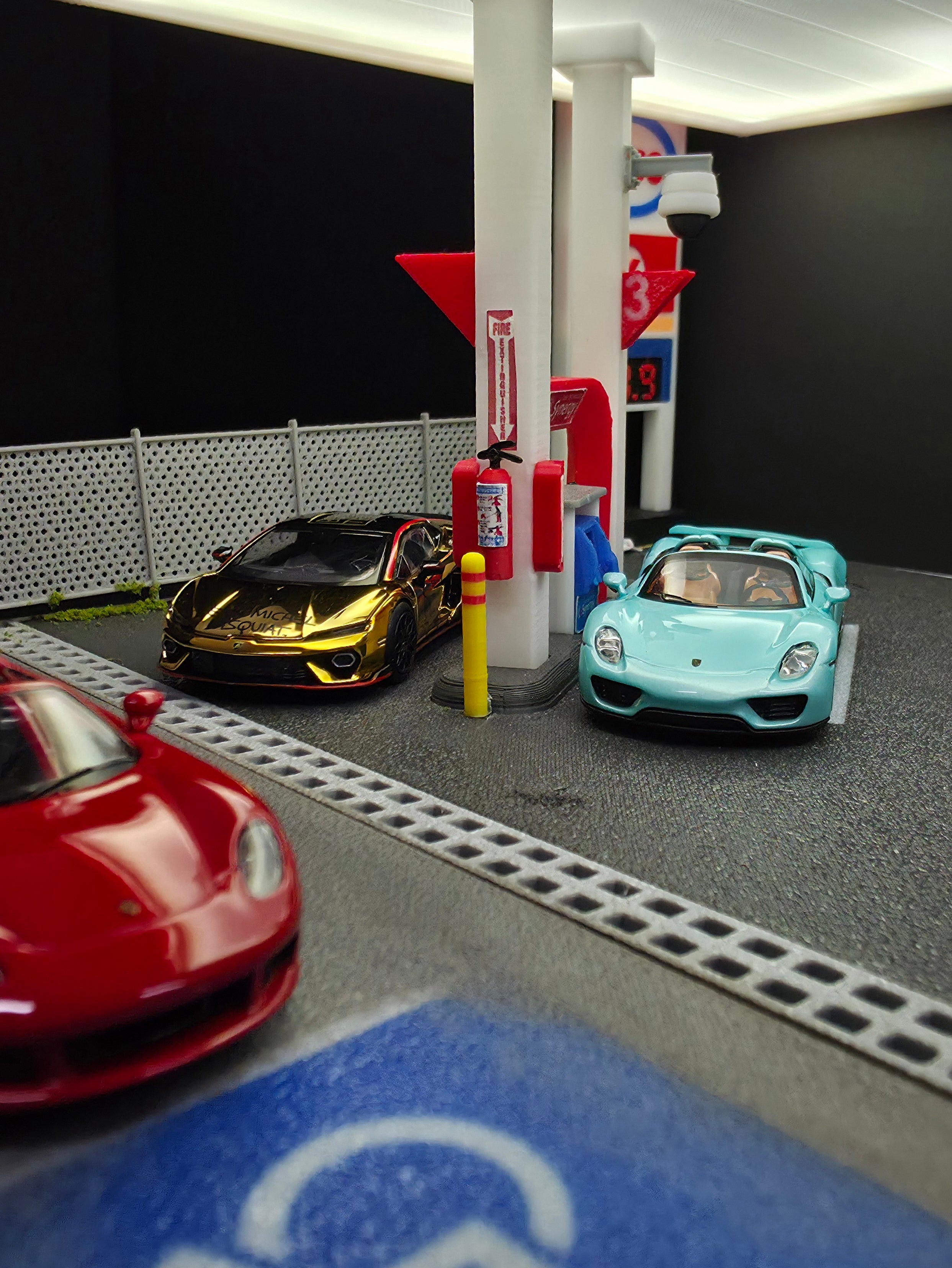 1:64 Esso Gas Station Diorama