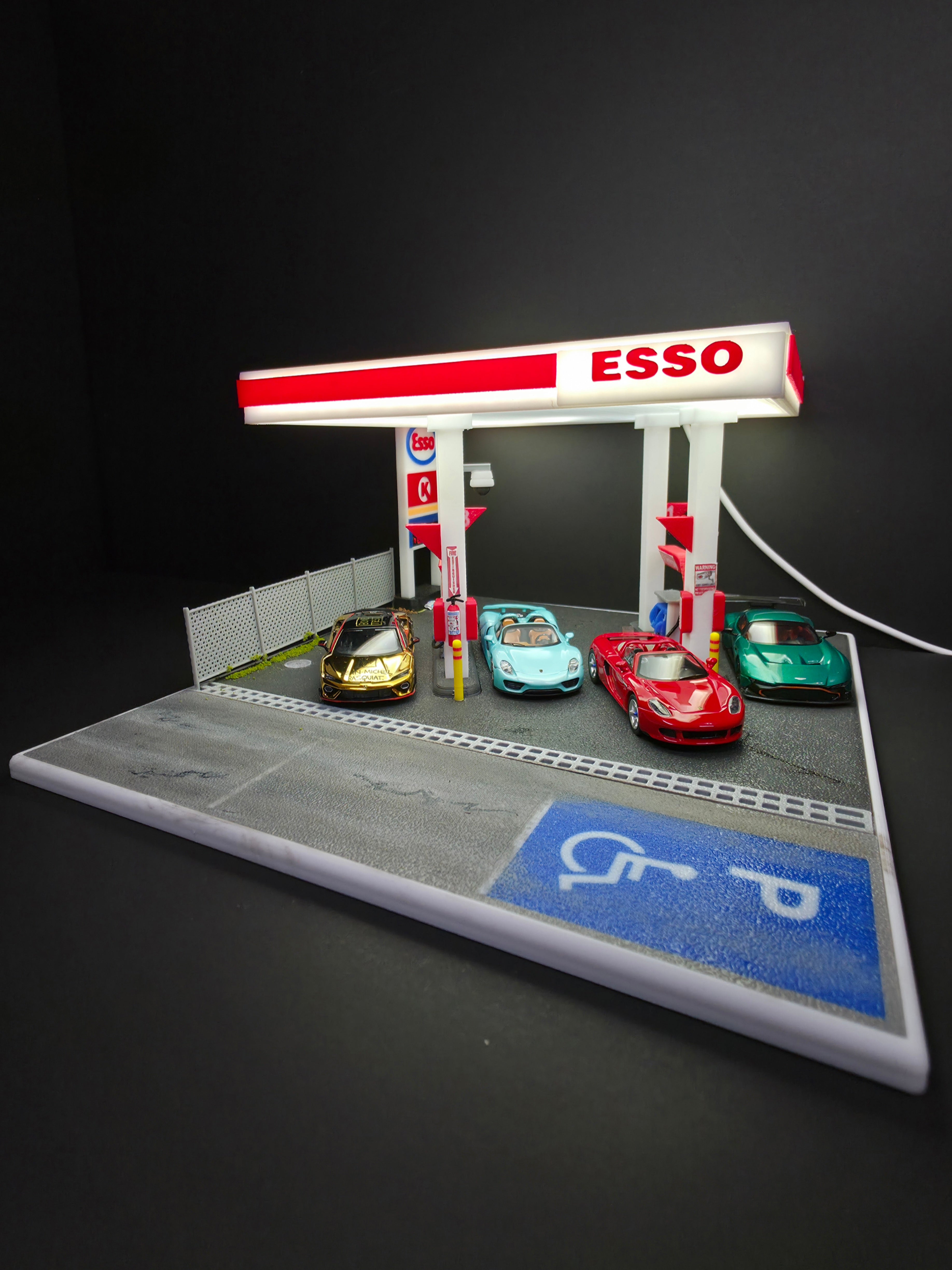 1:64 Esso Gas Station Diorama