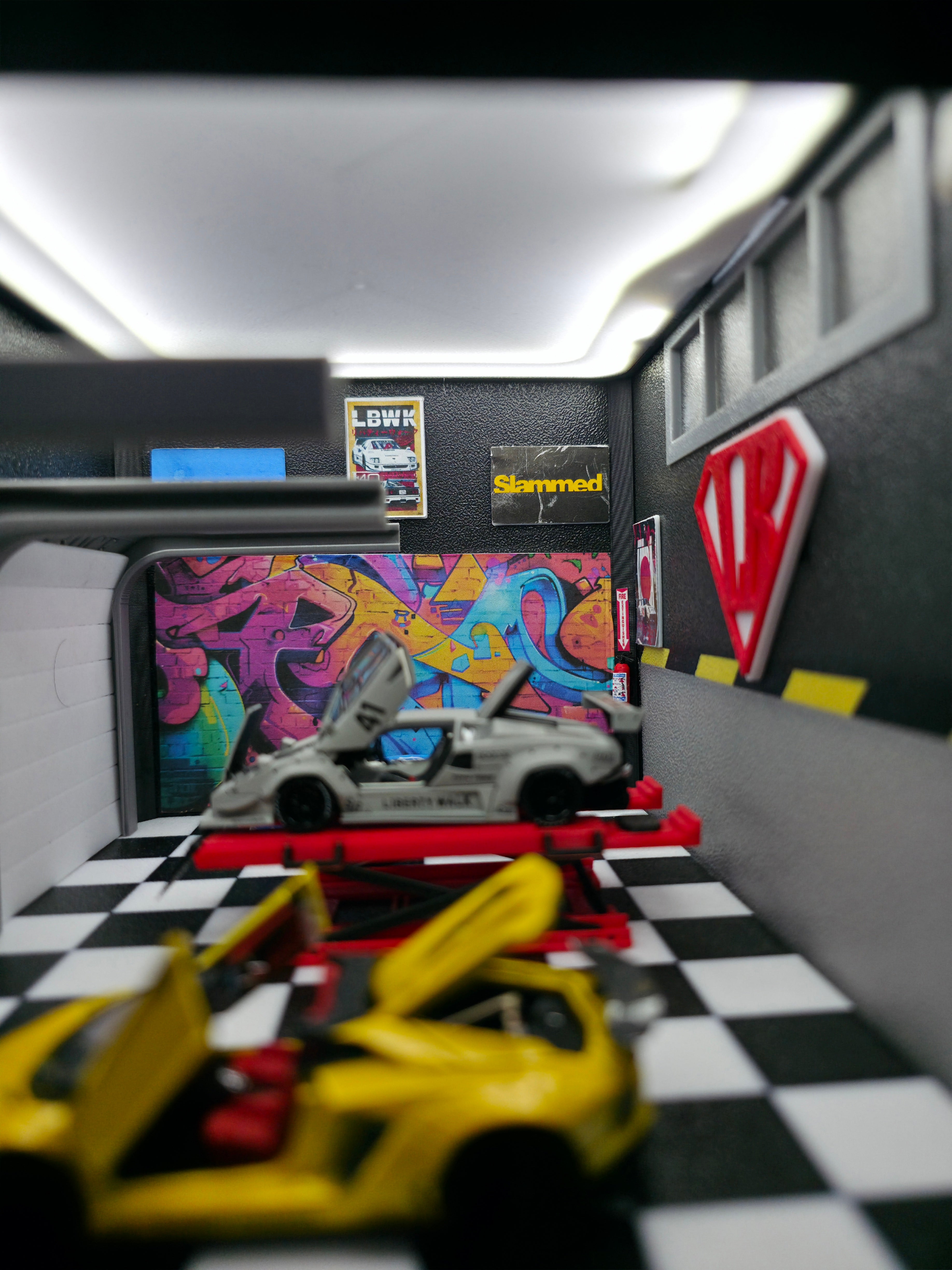 1:64 Liberty Walk Garage Diorama