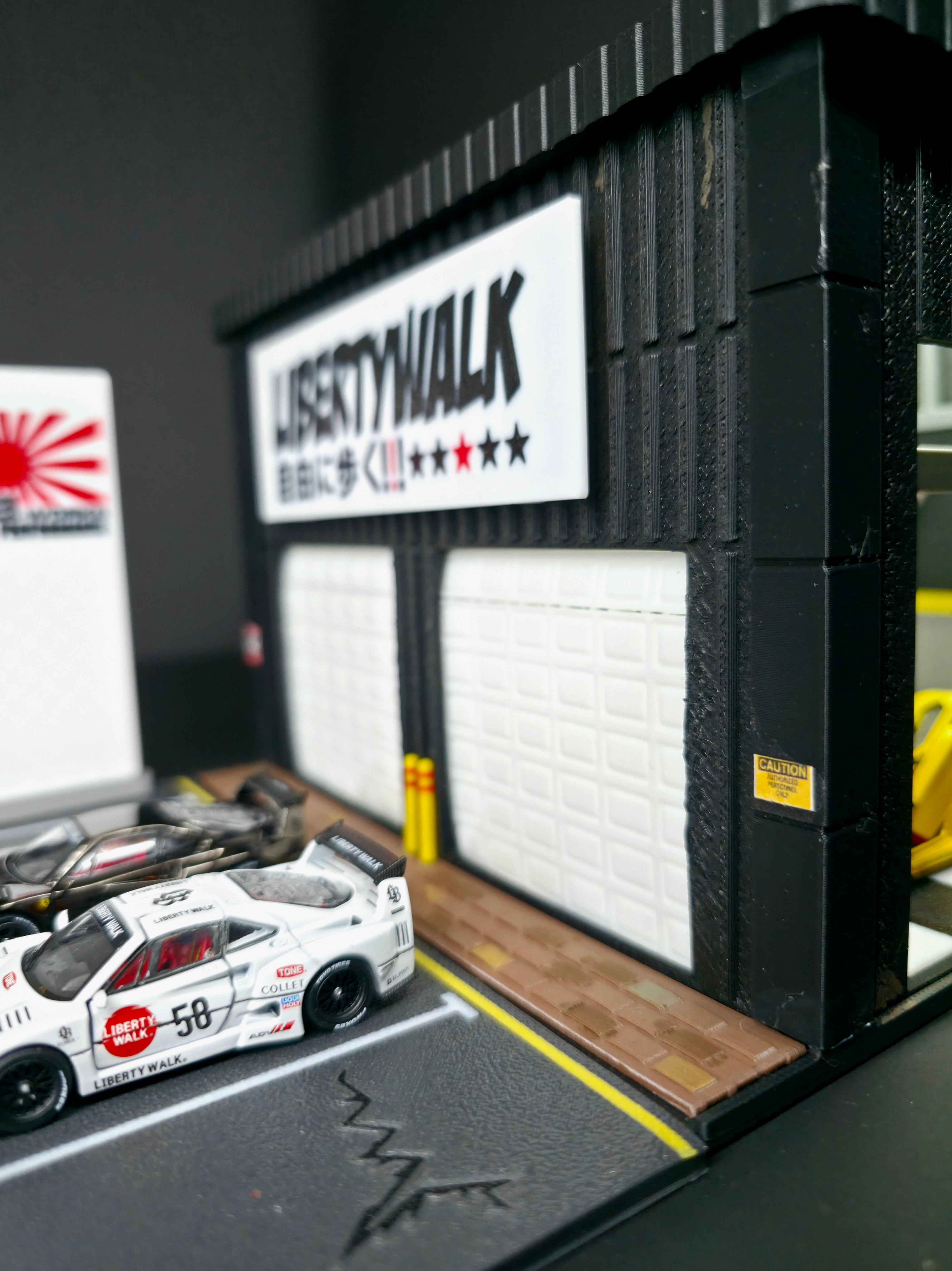 1:64 Liberty Walk Garage Diorama