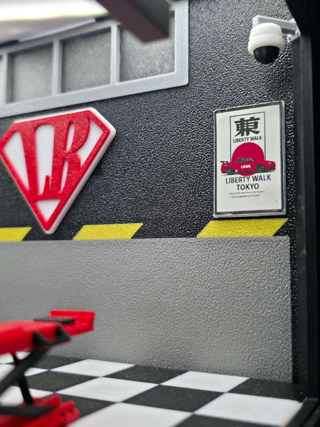 1:64 Liberty Walk Garage Diorama